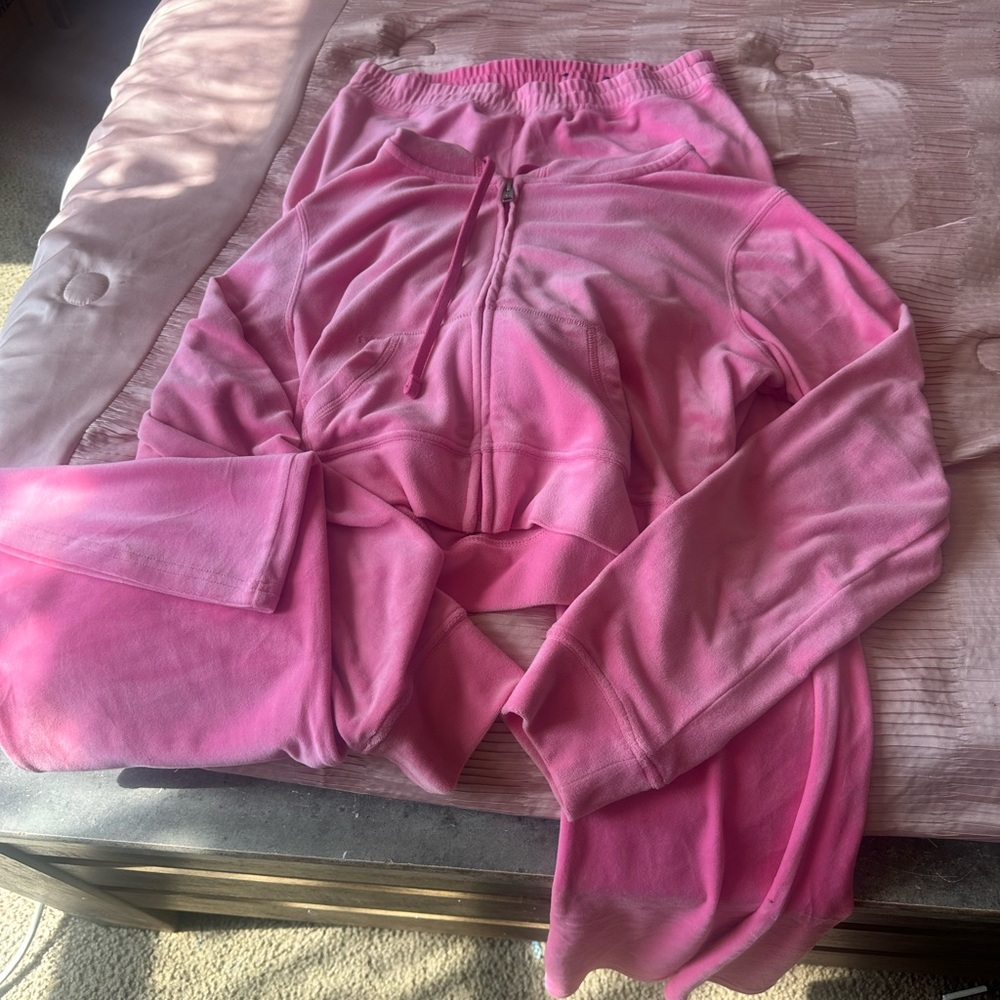 Hollister velvet tracksuit